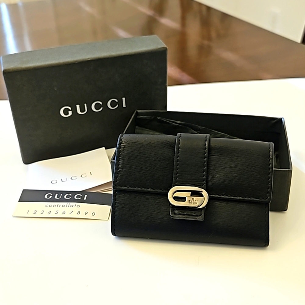 Gucci Black Leather and Gunmetal Key Wallet with Box and Papers, 6 Key H…